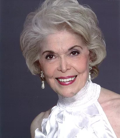 Photo of Lisa Carroll