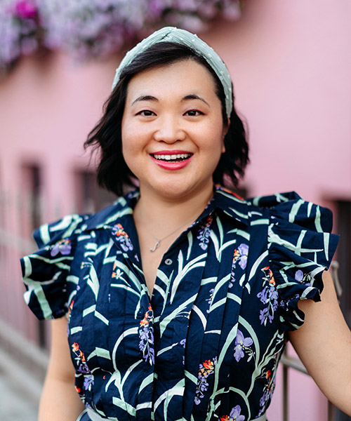 Photo of Shelley Hanmo