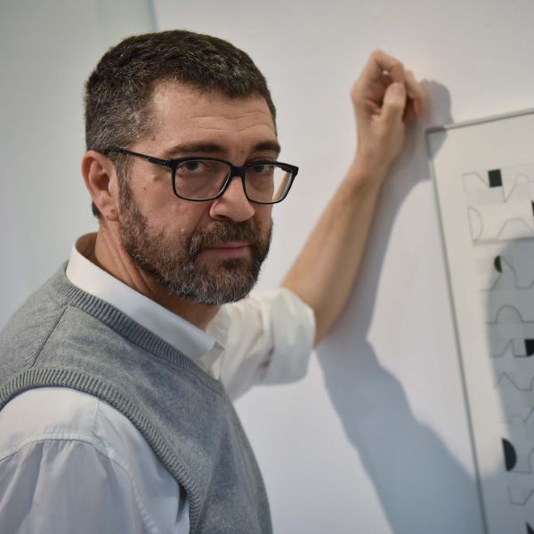 Photo of Enrique Quevedo