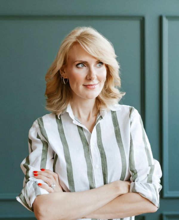 Photo of Sharon McMahon