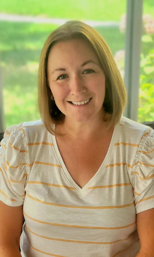 Photo of Amanda Fee