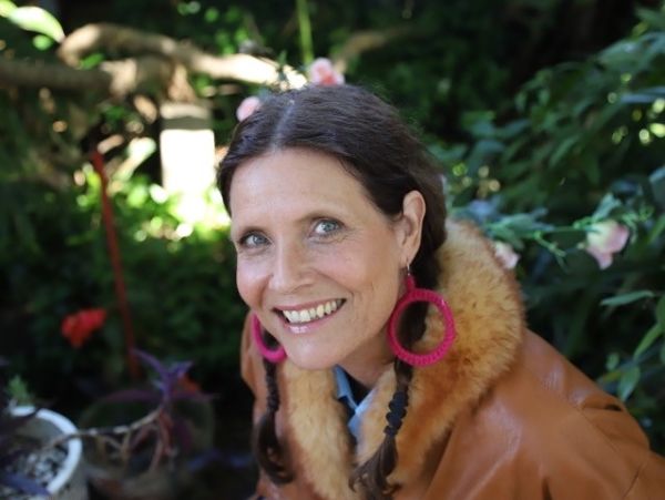 Photo of Lisa Nicol